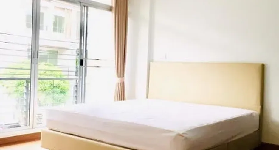 出租 3 卧室 联排别墅 在 Prawet, 曼谷