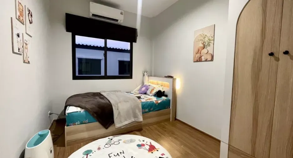 For rent 3 bedrooms townhouse in Bang Phli, Samut Prakan