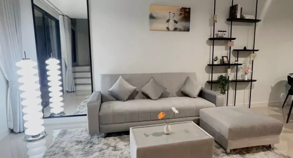 For rent 3 bedrooms townhouse in Bang Phli, Samut Prakan