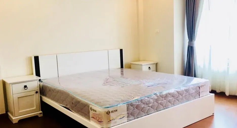 Аренда 3 спальни таунхаус в Пращет, Бангкок