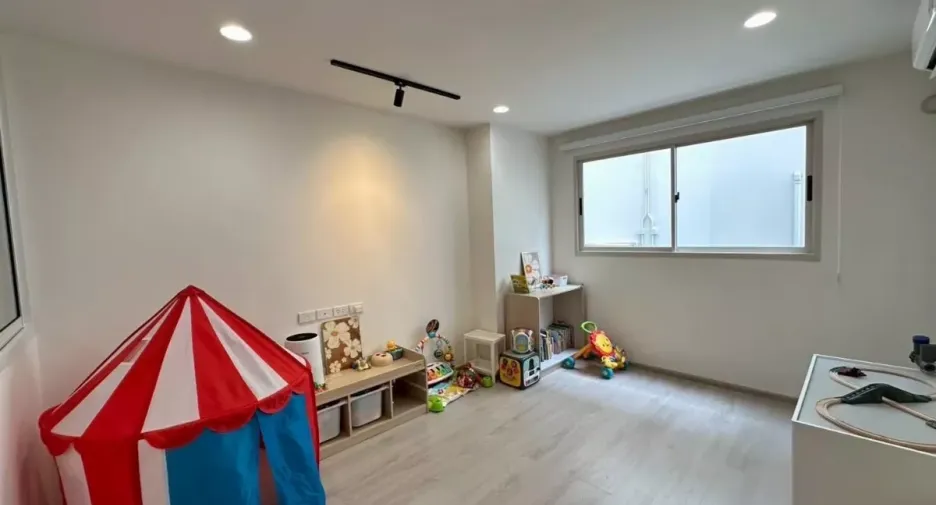 Reihenhaus zur Miete mit 3 Zimmer in Saphan Sung, Bangkok
