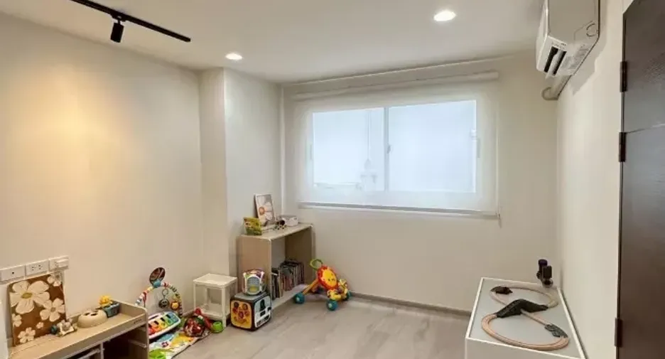 Reihenhaus zur Miete mit 3 Zimmer in Saphan Sung, Bangkok