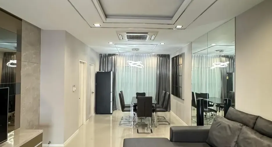 Reihenhaus zur Miete mit 3 Zimmer in Suan Luang, Bangkok