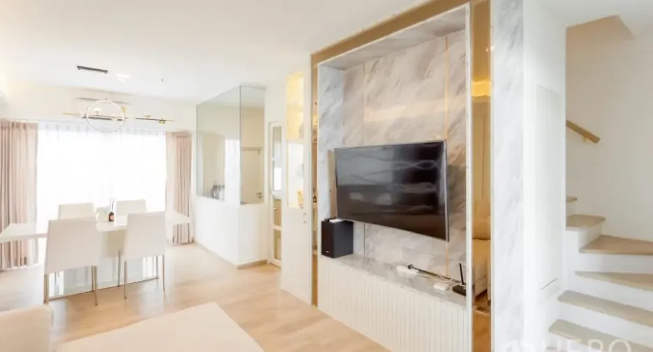 For rent 3 bedrooms townhouse in Prawet, Bangkok
