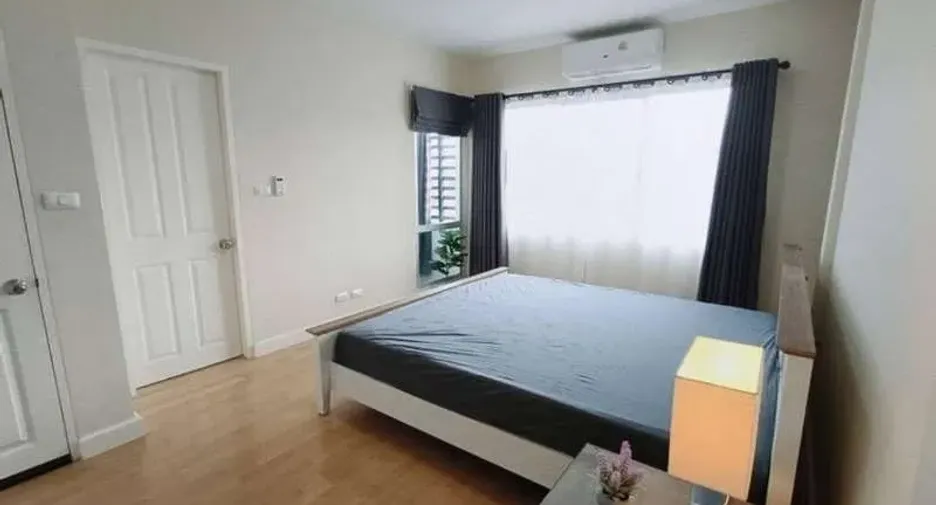 For rent 3 bedrooms townhouse in Bang Kapi, Bangkok
