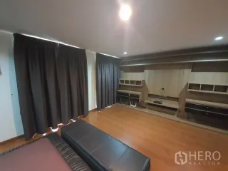 出租 3 卧室 联排别墅 在 Phaya Thai, 曼谷