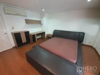 出租 3 卧室 联排别墅 在 Phaya Thai, 曼谷