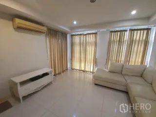 出租 3 卧室 联排别墅 在 Phaya Thai, 曼谷