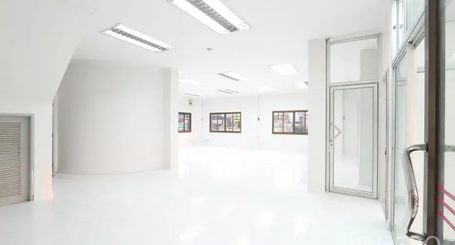 For rent office in Bang Na, Bangkok