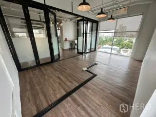 Oficina en alquiler en Watthana, Bangkok
