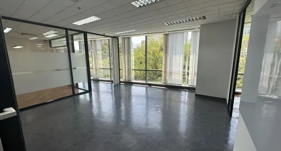 For rent office in Pathum Wan, Bangkok