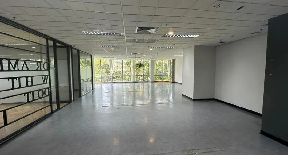 For rent office in Pathum Wan, Bangkok