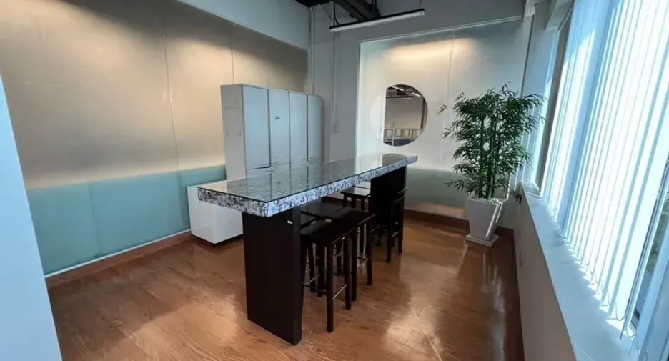 For rent office in Huai Khwang, Bangkok