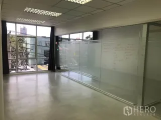 Аренда офис в Кхлонг Тоеи, Бангкок