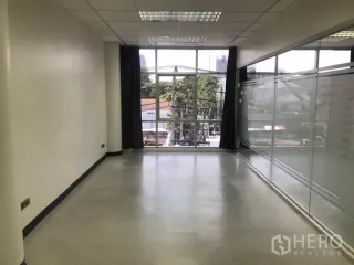 Аренда офис в Кхлонг Тоеи, Бангкок