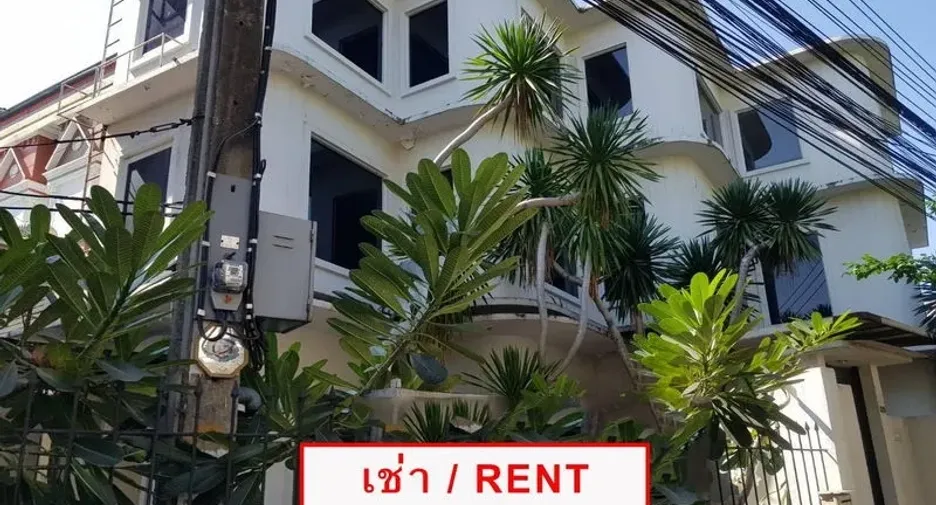For rent office in Phra Khanong, Bangkok