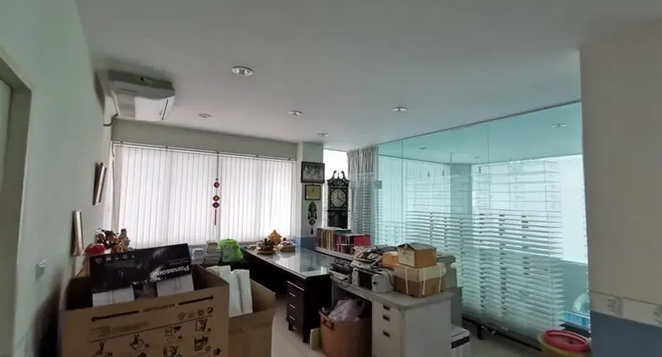 For rent office in Khlong San, Bangkok