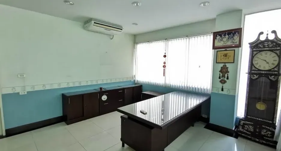 For rent office in Khlong San, Bangkok