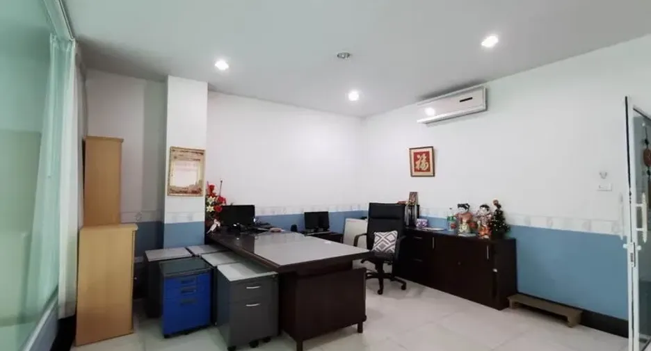 For rent office in Khlong San, Bangkok