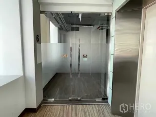 Аренда офис в Ратчатхещи, Бангкок