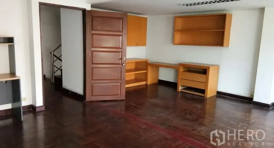 Oficina en alquiler en Sathon, Bangkok