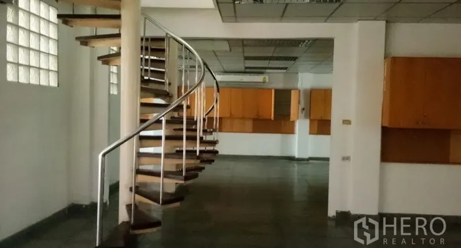 Oficina en alquiler en Sathon, Bangkok