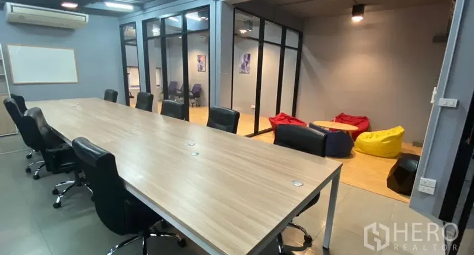 Büro zur Miete in Bang Rak, Bangkok