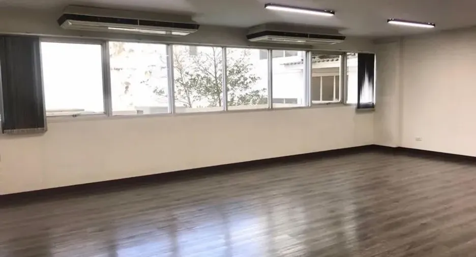 For rent office in Bangkok Noi, Bangkok