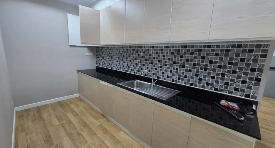 For rent office in Khlong Toei, Bangkok