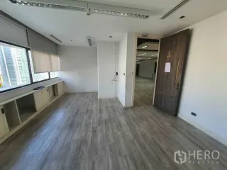 Аренда офис в Кхлонг Тоеи, Бангкок