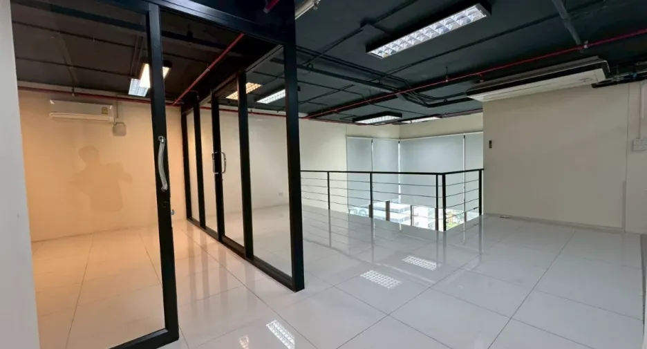 Büro zur Miete in Khlong Toei, Bangkok