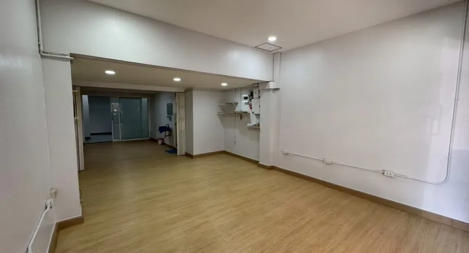 For rent 5 bedrooms office in Sathon, Bangkok