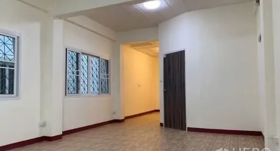 For rent 5 bedrooms office in Sathon, Bangkok