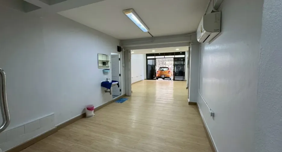 For rent 5 bedrooms office in Sathon, Bangkok
