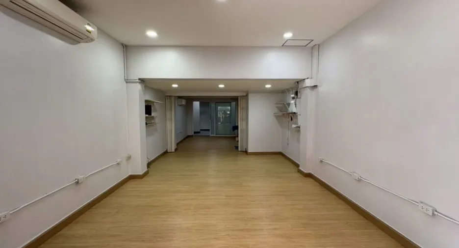 For rent 5 bedrooms office in Sathon, Bangkok