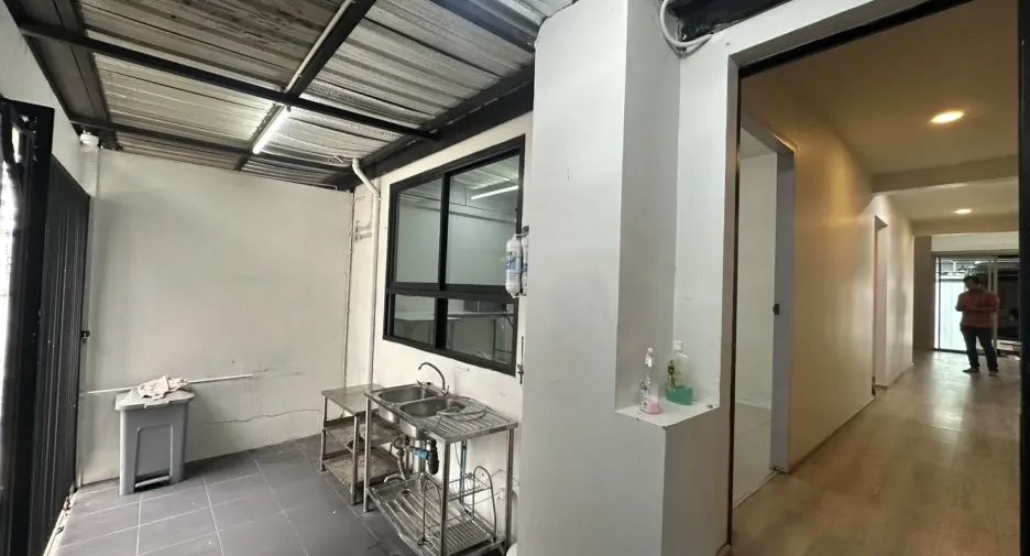 For rent office in Khlong Toei, Bangkok
