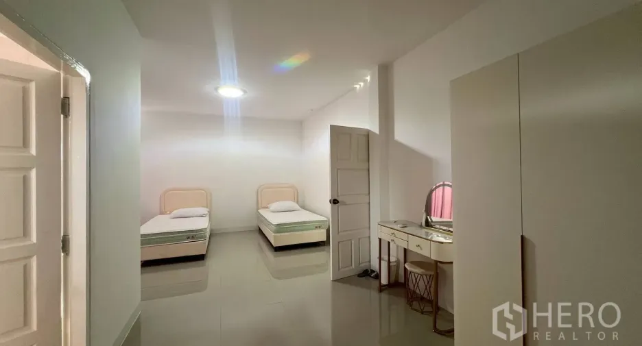For rent office in Wang Thonglang, Bangkok