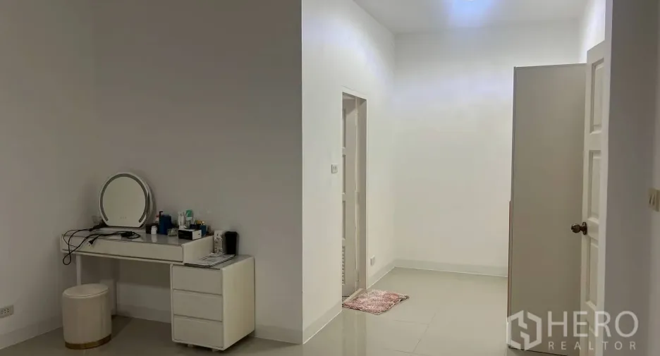 For rent office in Wang Thonglang, Bangkok