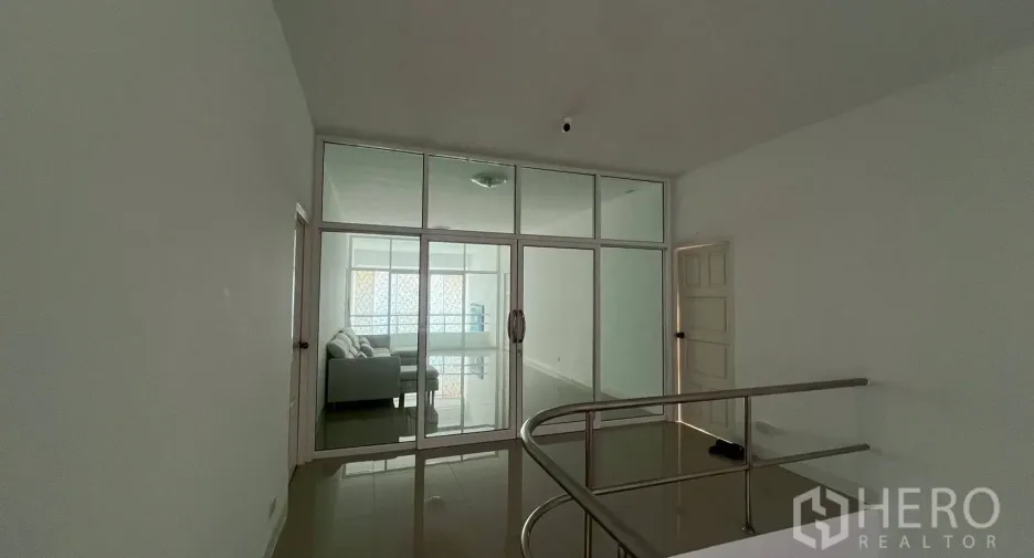 For rent office in Wang Thonglang, Bangkok