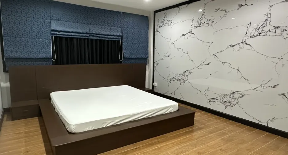 For rent 3 bedrooms office in Khlong Toei, Bangkok