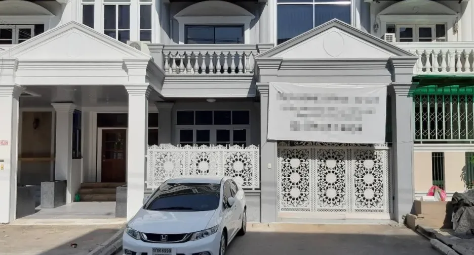 For rent 3 bedrooms office in Yan Nawa, Bangkok