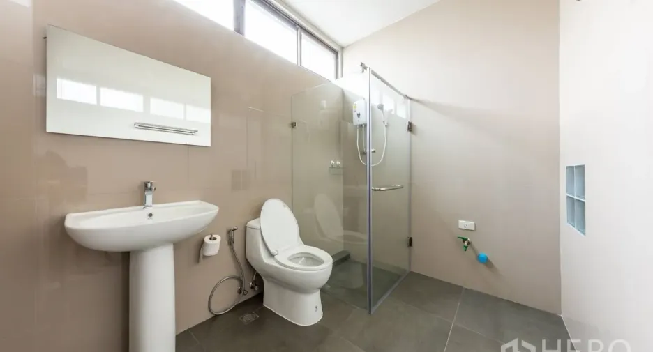 For rent 3 bedrooms office in Yan Nawa, Bangkok