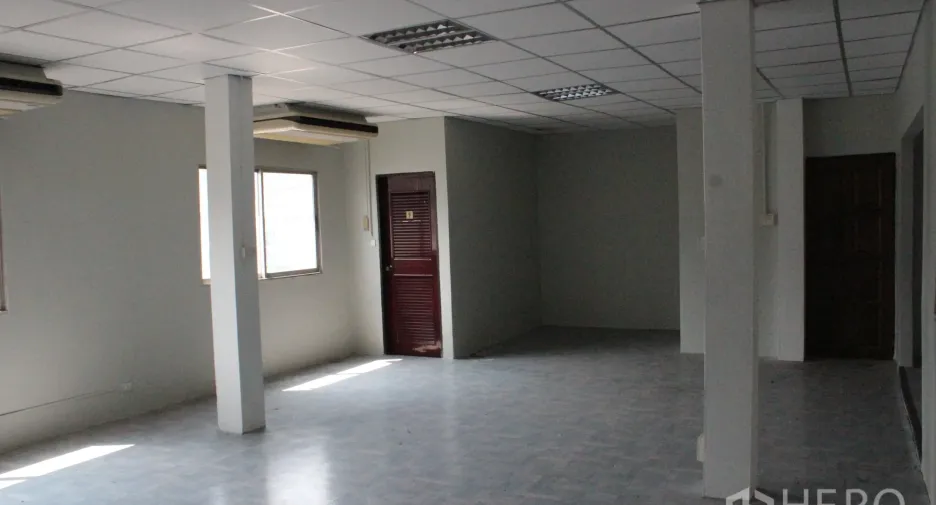 For rent 15 bedrooms office in Watthana, Bangkok