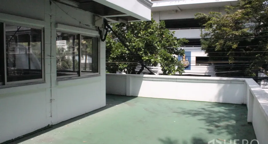 For rent 15 bedrooms office in Watthana, Bangkok