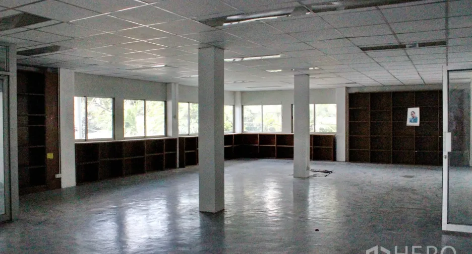 For rent 15 bedrooms office in Watthana, Bangkok
