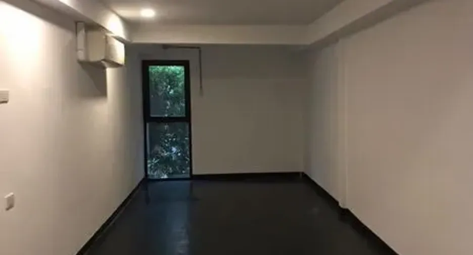 Oficina en alquiler y en venta en Khlong Toei, Bangkok