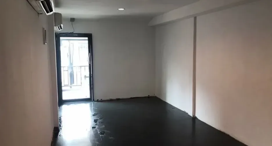 Oficina en alquiler y en venta en Khlong Toei, Bangkok