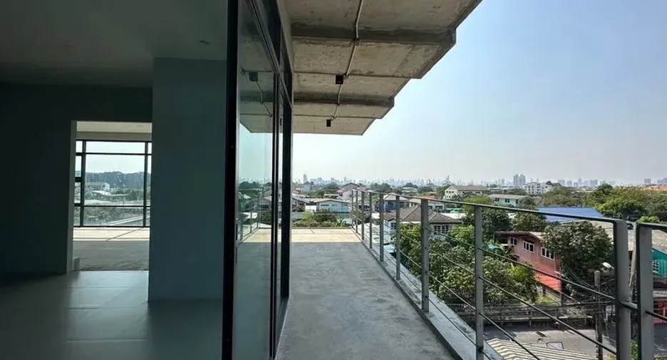 出租 和 出售 3 卧室 办公室 在 Suan Luang, 曼谷