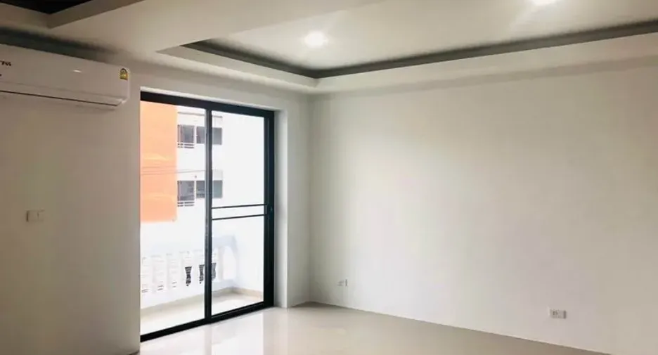 For rent 5 bedrooms office in Watthana, Bangkok