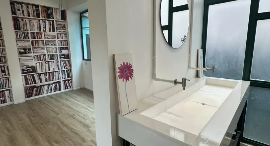 Büro zur Miete und zum Kauf mit 4 Zimmer in Phra Khanong, Bangkok